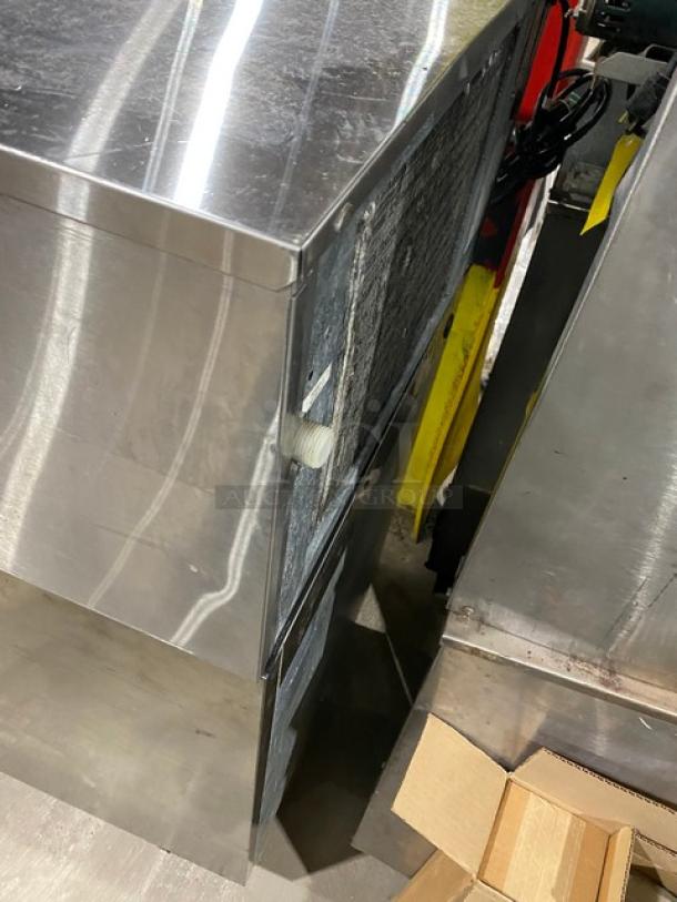 Kold Draft Commercial Ice Making Machine! All Stainless Steel! With Ice Bin Underneath! - Image 4 of 4