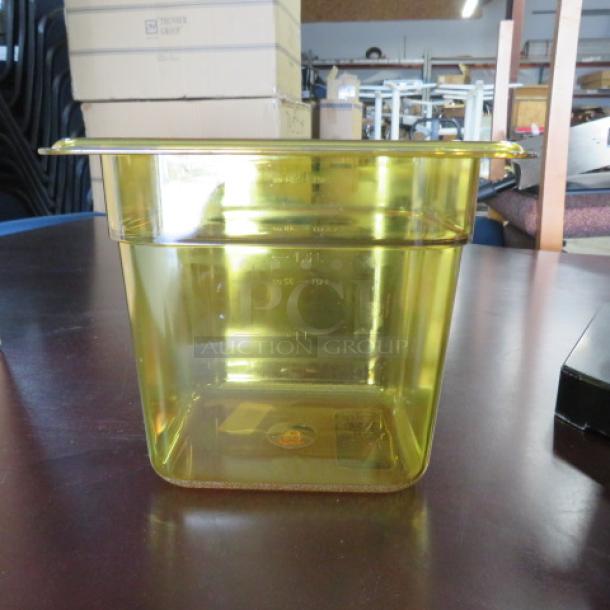 NEW Carlisle 1/6 Size 6 Inch Deep Amber Food Storage Container. 6XBID - Image 1 of 2