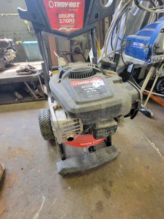 Troy-Bilt 2700 PSI Gas Pressure Washer! No attachments