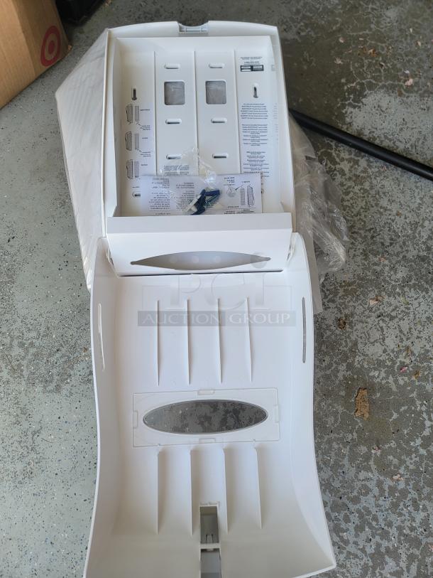 *NEW* IN BOX Kimberly-Clark Professional Universal Folded Towel Dispenser! Original price $62 each! - Image 4 of 5