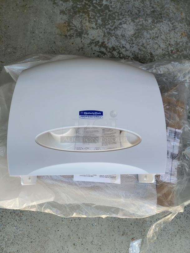 *NEW* IN BOX Kimberly-Clark Toilet Tissue Dispenser! $45 each original price! - Image 3 of 5