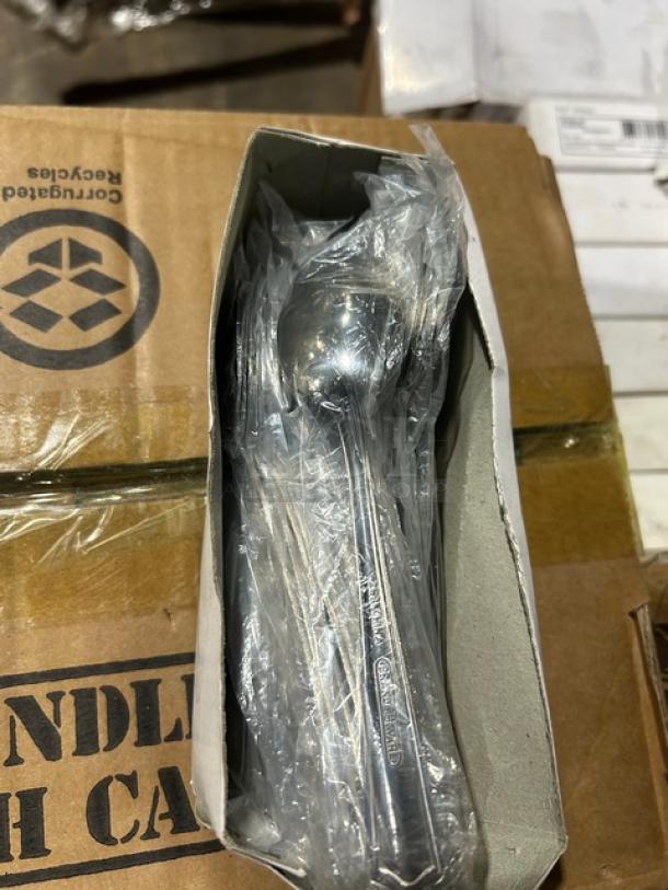 BRAND NEW! MIXED PALLET! Libbey By Syracuse China Cascade Collection Commercial White Ivory 6-1/4" Round Medium Rim Flint Porcelain Plate! Model: 950038261! With Arcoroc Commercial White 10 Oz. Daring Mug! Model: G375210! With Lot Of Assorted Teaspoon & Dinner Knife! & MORE! 37X Your Bid! - Image 6 of 11