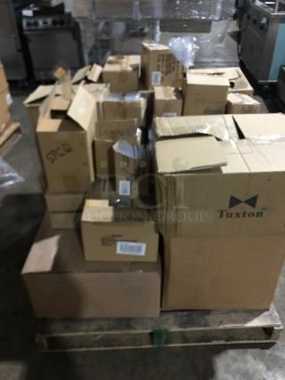 BRAND NEW! MIXED PALLET! Winco Commercial Clear Polycarbonate 1/4-Size Food Pan! Model: SP7406! With Winco Commercial Clear Polycarbonate 1/9-Size Food Pan! Model: SP7904! With Winco Commercial Clear Polycarbonate 1/6-Size Food Pan! Model: SP7602! With Winco Commercial Clear Polycarbonate 1/6-Size Slotted Food Pan Cover! Model: SP7600C! With Winco Commercial Clear Polycarbonate Full-Size Food Pan! Model: SP7102! With Winco Commercial Clear Polycarbonate Half-Size Food Pan! Model: SP7206! With Winco Commercial Clear Polycarbonate 1/4-Size Slotted Food Pan Cover! Model: SP7400C! With Winco Commercial Clear Polycarbonate 1/9-Size Slotted Food Pan Cover! Model: SP7900C! & MORE! 29X Your Bid!