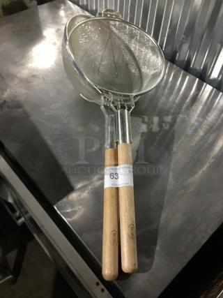 BRAND NEW! Tablecraft Commercial Reinforced Heavy-Duty 11-3/4" Round Tin Strainer! With Wooden Handle! Model: 1023! 2X Your Bid!