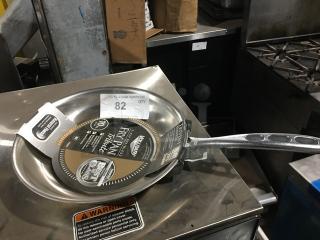 BRAND NEW! Vollrath Tribute Series Commercial Stainless Steel 10" Induction Ready Fry Pan! With Natural Finish Cook Surface! With Handle! Model: 69210!