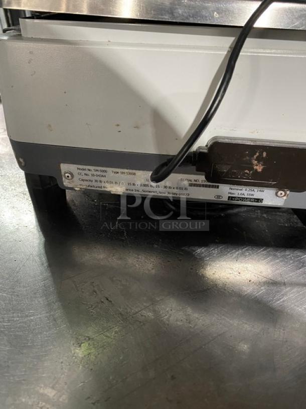 Industrial scale SM-3000, model SM-1020Y, serial 1531, capacity 30 kg, used condition, power 100-240V.