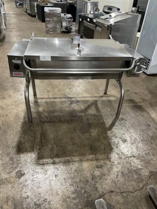 Groen Commercial Stainless Steel Electric Powered Ultra Tilt Skillet/Tilted Braising Pan! 208V 3 Phase! On Legs! WORKING WHEN REMOVED!