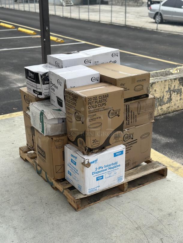 BRAND NEW! MIXED PALLET! ALL IN BOXES! Dart – 16oz.  Solo Ultra Clear Plastic Cold Cup – 1,000/Case. Dart – Clear-Seal Hinged Lid Plastic Container – 250/Case. Choice – 7 oz. Translucent Thin Wall Plastic Cold Cup – 2,500/Case. Choice – 42 oz. Clear Plastic Flat Lid with Straw Slot – 500/Case. OneUp by Choice – Kraft Wide Dispenser Napkin – 6,000/Case. Dart – 4 oz. White Foam Food Container – 1,000/Case. Dart – 4-Compartment Tamper-Resistant Container – 300/Case. Visions – 5 oz. Heavy Weight Plastic Champagne Flute – 96/Case. EcoChoice – 2-Ply Kraft Dinner Napkin – 3,000/Case. Inteplast Group – Get Reddi 8” x 4” x 18” Plastic Food Bag – 1,000/Case. Southern Champion – White Paper Footlong Hot Dog Tray – 500/Case. Choice – Foil Steam Table Pan Lid – Full Size – 50/Case. Choice – White 2-Ply Dinner Napkin – 3,000/Case. Choice – 1 oz. Clear Round Plastic Shot Glass - 2,500/Case. 14 TIMES YOUR BID!! - Image 2 of 4