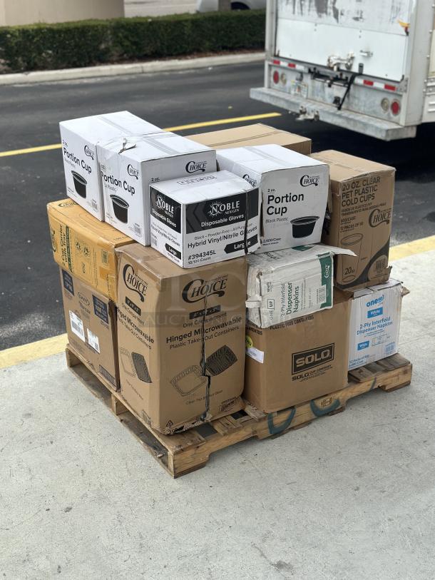 BRAND NEW! MIXED PALLET! ALL IN BOXES! Dart – 16oz.  Solo Ultra Clear Plastic Cold Cup – 1,000/Case. Dart – Clear-Seal Hinged Lid Plastic Container – 250/Case. Choice – 7 oz. Translucent Thin Wall Plastic Cold Cup – 2,500/Case. Choice – 42 oz. Clear Plastic Flat Lid with Straw Slot – 500/Case. OneUp by Choice – Kraft Wide Dispenser Napkin – 6,000/Case. Dart – 4 oz. White Foam Food Container – 1,000/Case. Dart – 4-Compartment Tamper-Resistant Container – 300/Case. Visions – 5 oz. Heavy Weight Plastic Champagne Flute – 96/Case. EcoChoice – 2-Ply Kraft Dinner Napkin – 3,000/Case. Inteplast Group – Get Reddi 8” x 4” x 18” Plastic Food Bag – 1,000/Case. Southern Champion – White Paper Footlong Hot Dog Tray – 500/Case. Choice – Foil Steam Table Pan Lid – Full Size – 50/Case. Choice – White 2-Ply Dinner Napkin – 3,000/Case. Choice – 1 oz. Clear Round Plastic Shot Glass - 2,500/Case. 14 TIMES YOUR BID!! - Image 4 of 4