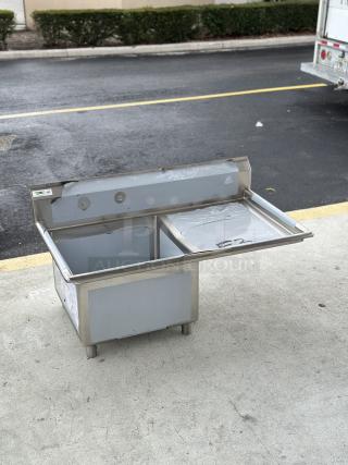 BRAND NEW! SCRATCH AND DENT! Regency - 16 Gauge Stainless Steel One Compartment Commercial Sink with Right Drainboard.