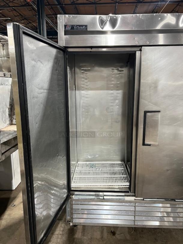 True Commercial Stainless Steel Solid 2 Door Reach In Refrigerator! Energy Star Certified! With Poly Coated Wire Rack! Model: T-49 SN: 8544988! 115V 1 Phase! On Casters! WORKING WHEN REMOVED! - Image 3 of 8
