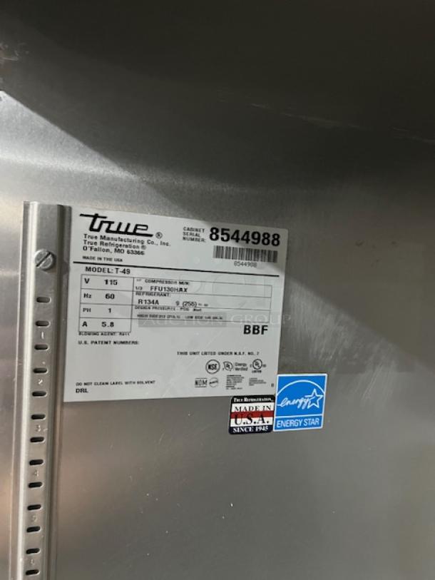 True Commercial Stainless Steel Solid 2 Door Reach In Refrigerator! Energy Star Certified! With Poly Coated Wire Rack! Model: T-49 SN: 8544988! 115V 1 Phase! On Casters! WORKING WHEN REMOVED! - Image 7 of 8