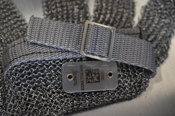 BRAND NEW SCRATCH AND DENT! 220MCTGLVXS Schraf Stainless Steel Mesh Cut-Resistant Glove - Extra Small - Image 3 of 4