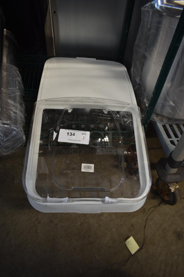 BRAND NEW SCRATCH AND DENT! 176BIN27LID Baker's Lane 27 Gallon Ingredient Bin Lid - Image 1 of 4