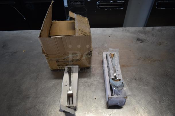 2 BRAND NEW SCRATCH AND DENT! Items Including 267830810 Acopa Lydia 8 3/16" 18/8 Stainless Steel Extra Heavy Weight Tablespoon / Serving Spoon - 12/Case and Libbey Medium Weight Dominion Dinner Fork. 2 Times Your Bid! - Image 1 of 7