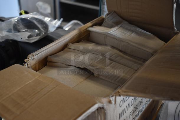 BRAND NEW SCRATCH AND DENT! Box of 24 Oneida Buffalo Cream White Ware by 1880 Hospitality F9000000132 8 1/8" Narrow Rim Porcelain Plate - Image 4 of 5