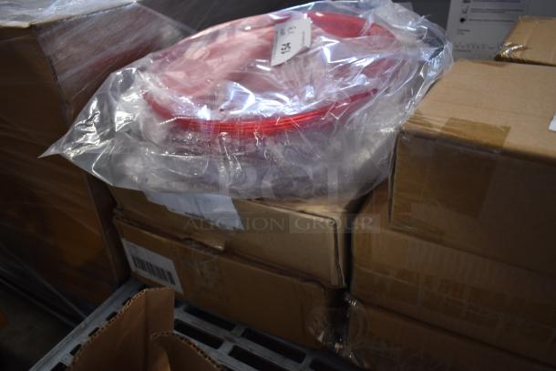 3 BRAND NEW SCRATCH AND DENT! Items Including 905DLS25L Unger DLS25 nLITE 82' DuroFlex Hose for UHP3C, REd Poly Trays. 3 Times Your Bid! - Image 4 of 4