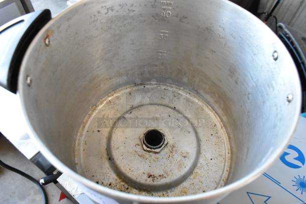 Hamilton Beach 40514R Metal Countertop Coffee Urn. No Lid. 120 Volts, 1 Phase. - Image 5 of 7