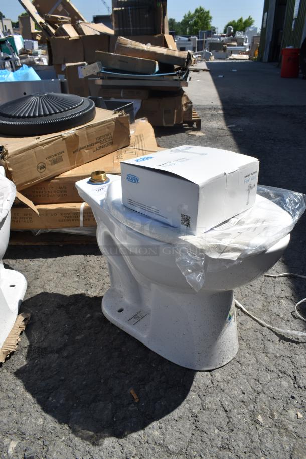 BRAND NEW SCRATCH AND DENT! Zurn Toilet w/ Water Closet Flush Valve. No Tank. - Image 2 of 5