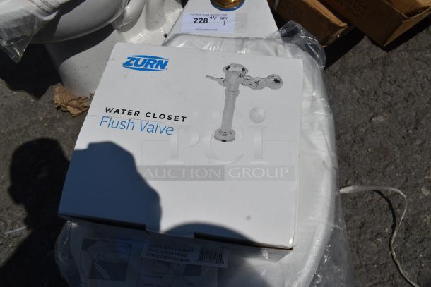 BRAND NEW SCRATCH AND DENT! Zurn Toilet w/ Water Closet Flush Valve. No Tank. - Image 4 of 5