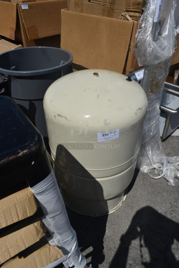 BRAND NEW SCRATCH AND DENT! 2024 Amtrol Thermxtrol ST-80 174N131 Water Heater Expansion Tank - Image 2 of 5