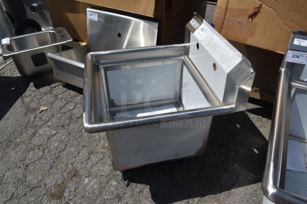 BRAND NEW SCRATCH AND DENT! Steelton 522CS11818N 23 1/2" 18-Gauge Stainless Steel One Compartment Commercial Sink without Drainboard - 18" x 18" x 12" Bowl - Image 3 of 7