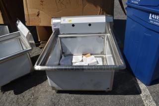 BRAND NEW SCRATCH AND DENT! Steelton 522CS12424 29 1/2" 18-Gauge Stainless Steel One Compartment Commercial Sink without Drainboard - 24" x 24" x 12" Bowl. No Legs.