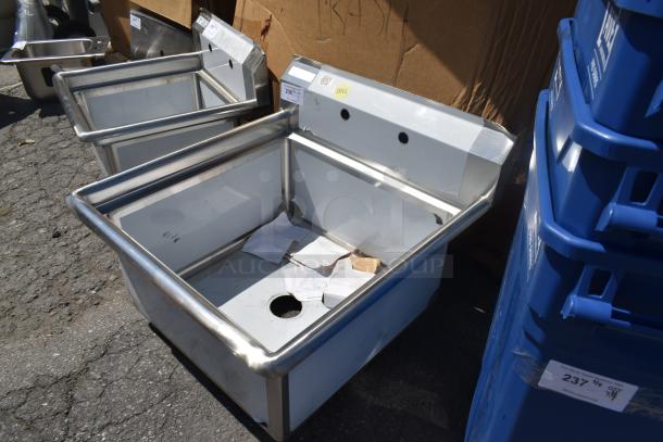 BRAND NEW SCRATCH AND DENT! Steelton 522CS12424 29 1/2" 18-Gauge Stainless Steel One Compartment Commercial Sink without Drainboard - 24" x 24" x 12" Bowl. No Legs. - Image 3 of 7