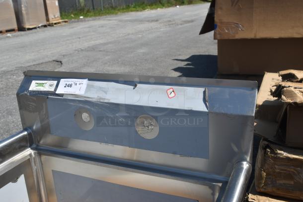 BRAND NEW SCRATCH AND DENT! Regency 600S12424 29" 16 Gauge Stainless Steel One Compartment Commercial Sink with Stainless Steel Legs and Cross Bracing - 24" x 24" x 14" Bowl - Image 4 of 7