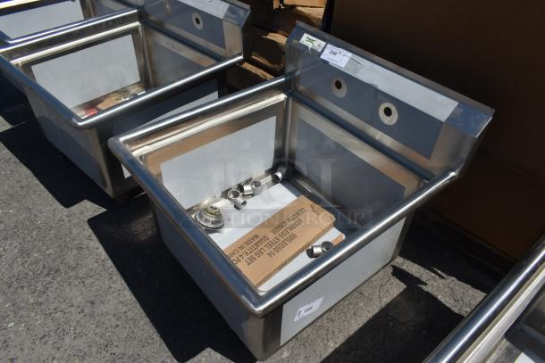 BRAND NEW SCRATCH AND DENT! Regency 600S12424 29" 16 Gauge Stainless Steel One Compartment Commercial Sink with Stainless Steel Legs and Cross Bracing - 24" x 24" x 14" Bowl - Image 3 of 5