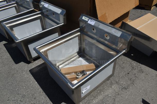 BRAND NEW SCRATCH AND DENT! Regency 600S12424 29" 16 Gauge Stainless Steel One Compartment Commercial Sink with Stainless Steel Legs and Cross Bracing - 24" x 24" x 14" Bowl - Image 3 of 7