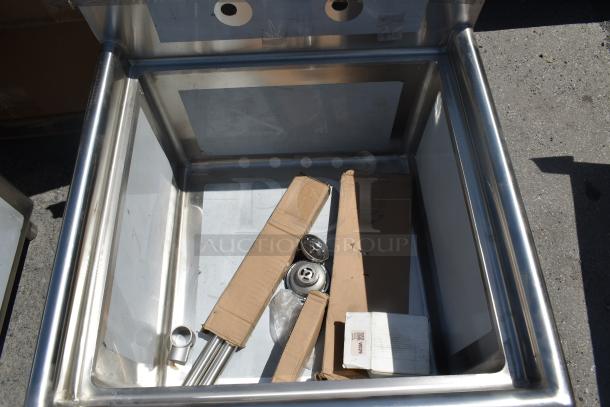 BRAND NEW SCRATCH AND DENT! Regency 600S12424 29" 16 Gauge Stainless Steel One Compartment Commercial Sink with Stainless Steel Legs and Cross Bracing - 24" x 24" x 14" Bowl - Image 5 of 7