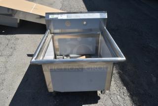 BRAND NEW SCRATCH AND DENT! Regency 600S12424 29" 16 Gauge Stainless Steel One Compartment Commercial Sink with Stainless Steel Legs and Cross Bracing - 24" x 24" x 14" Bowl