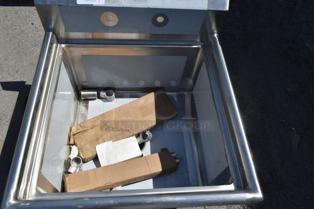 BRAND NEW SCRATCH AND DENT! Regency 600S12424 29" 16 Gauge Stainless Steel One Compartment Commercial Sink with Stainless Steel Legs and Cross Bracing - 24" x 24" x 14" Bowl - Image 6 of 8