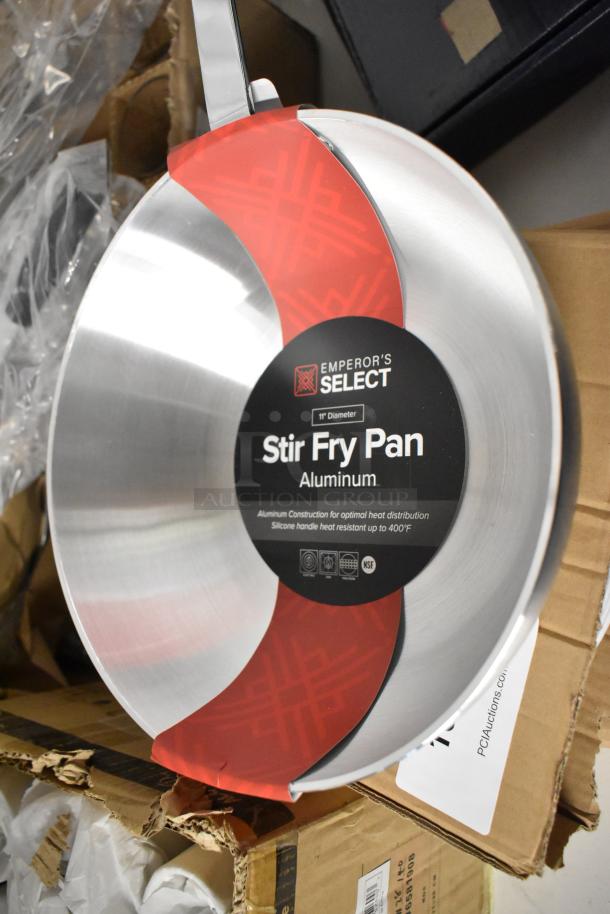 Emperor's Select stir fry pan, 11" aluminum, optimal heat distribution, silicone handle heat resistant up to 400°F, new.