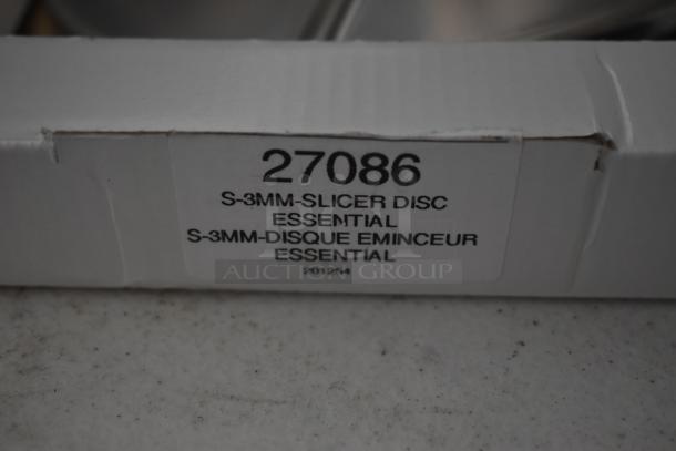 White box labeled "27086 S-3MM-Slicer Disc Essential," indicates a specialized slicing disc. Box appears intact.