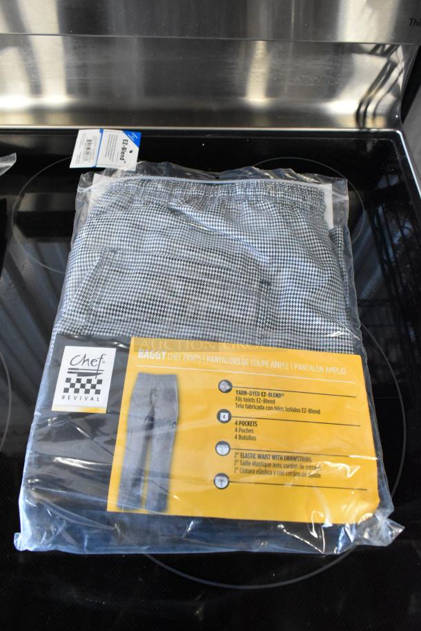 Chef Revival baggy chef pants in packaging, yarn-dyed EZ-Blend, with four pockets and elastic waist with drawstring, new condition.