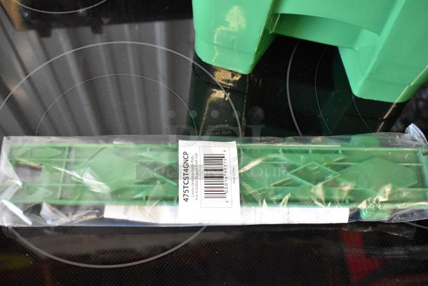 Green plastic stabilizer bag for Ford Fusion, labeled 475T6ST4GNCP, in new condition with barcode.