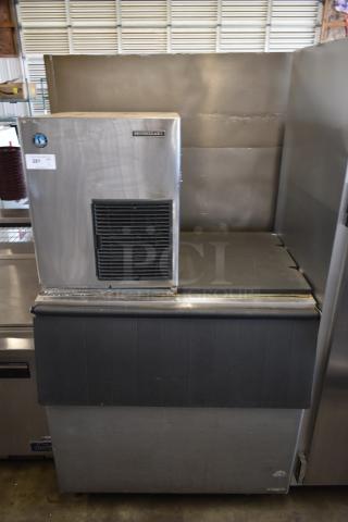 Hoshizaki F-801MWH Commercial Ice Head on Commercial Bin. 115-120 Volts, 1 Phase. - Item #1192255