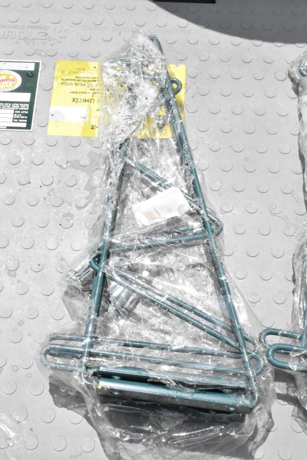 Packaged UTEMODE Corral Rack, new condition, wrapped in plastic with label showing bar code.