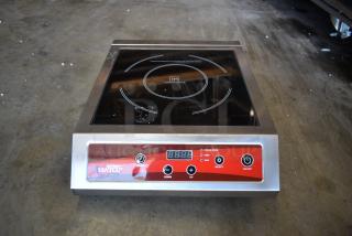 BRAND NEW SCRATCH AND DENT! 2025 Avantco 177IC3500 Stainless Steel Commercial Induction Range. 120 Volts, 1 Phase. - Item #1192051