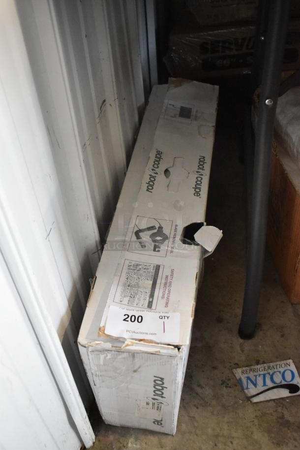 BRAND NEW SCRATCH AND DENT! Robot Coupe CMP 250 VV Compact 10" Variable Speed Immersion Blender - 1/2 HP. 120 Volts, 1 Phase. Tested and Working! - Image 9 of 17