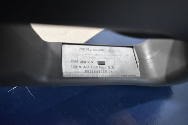 BRAND NEW SCRATCH AND DENT! Robot Coupe CMP 250 VV Compact 10" Variable Speed Immersion Blender - 1/2 HP. 120 Volts, 1 Phase. Tested and Working! - Image 17 of 17
