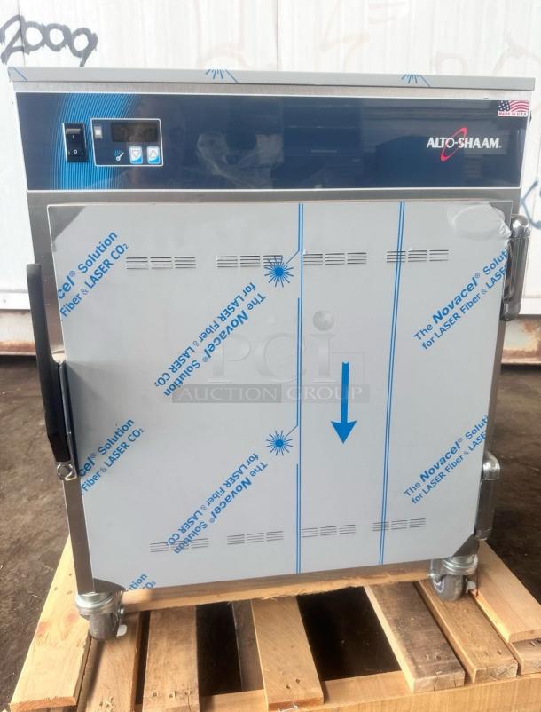 Brand-New Condition  –   Alto-Shaam 750-S – HOT HOLDING CABINET – Volts: 120V - Watts: 1080W –   in original box! - Image 5 of 11