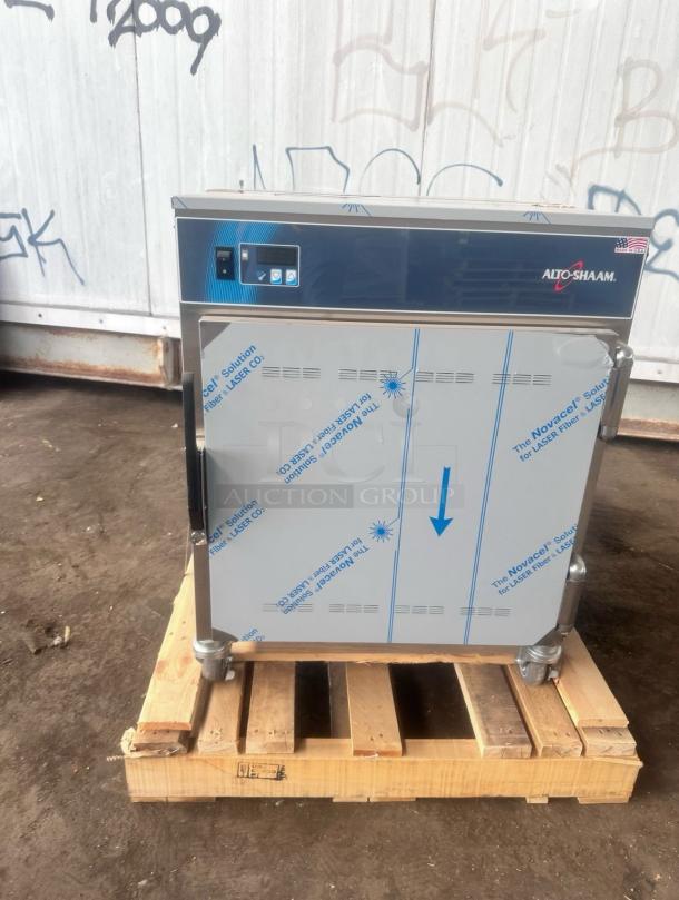 Brand-New Condition  –   Alto-Shaam 750-S – HOT HOLDING CABINET – Volts: 120V - Watts: 1080W –   in original box! - Image 9 of 11