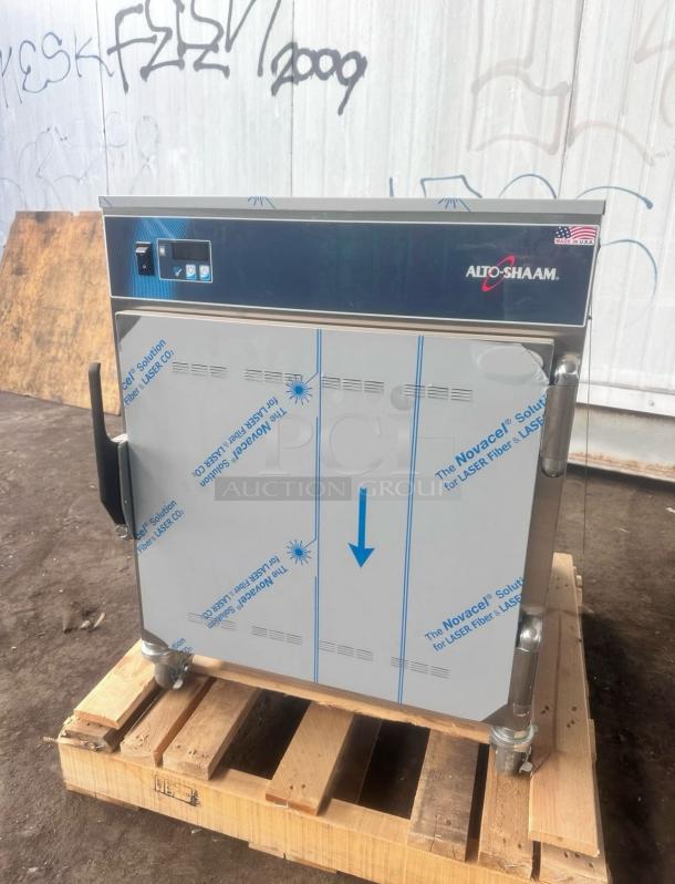 Brand-New Condition  –   Alto-Shaam 750-S – HOT HOLDING CABINET – Volts: 120V - Watts: 1080W –   in original box! - Image 10 of 11