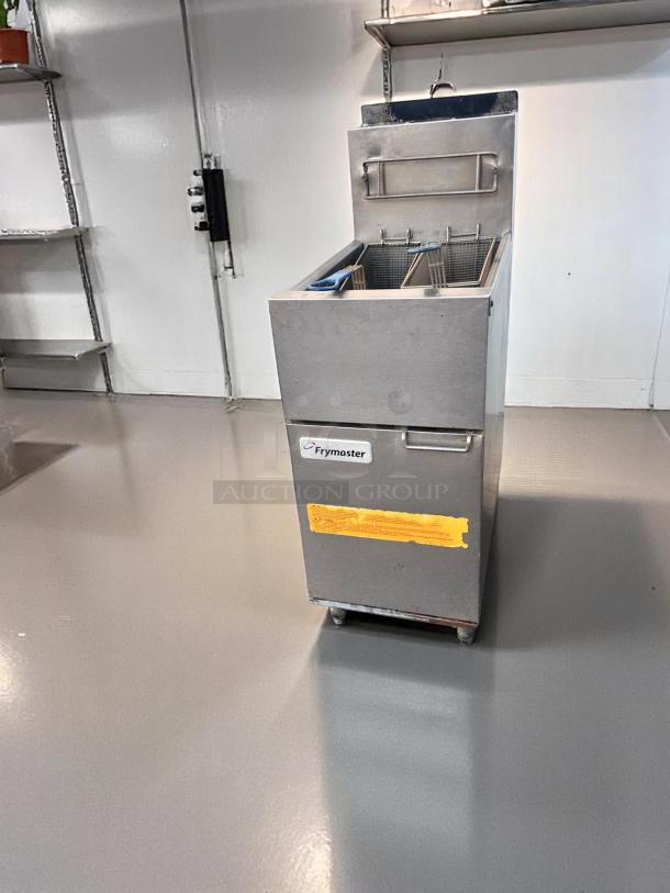 Excellent Condition – Frymaster 1ESG35T – Gas Deep Fryer –   70,000 BTU – Natural Gas – Fully Tested & Working! - Image 2 of 8