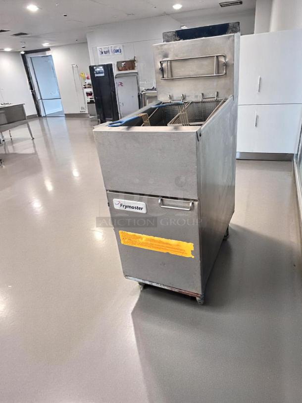 Excellent Condition – Frymaster 1ESG35T – Gas Deep Fryer –   70,000 BTU – Natural Gas – Fully Tested & Working! - Image 4 of 8