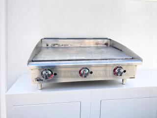 Excellent Condition –   Star Max 36" –  Commercial Gas Griddle – Manual Controls – Natural Gas – Fully Tested & Working!
