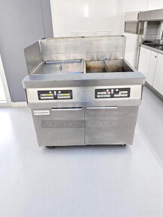 Very Good Condition – Frymaster Gas Fryer – Double Tank with Digital Controls – Fully Tested & Working!